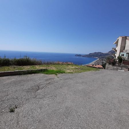 Nuova Casa Giulia Letojanni Exterior foto