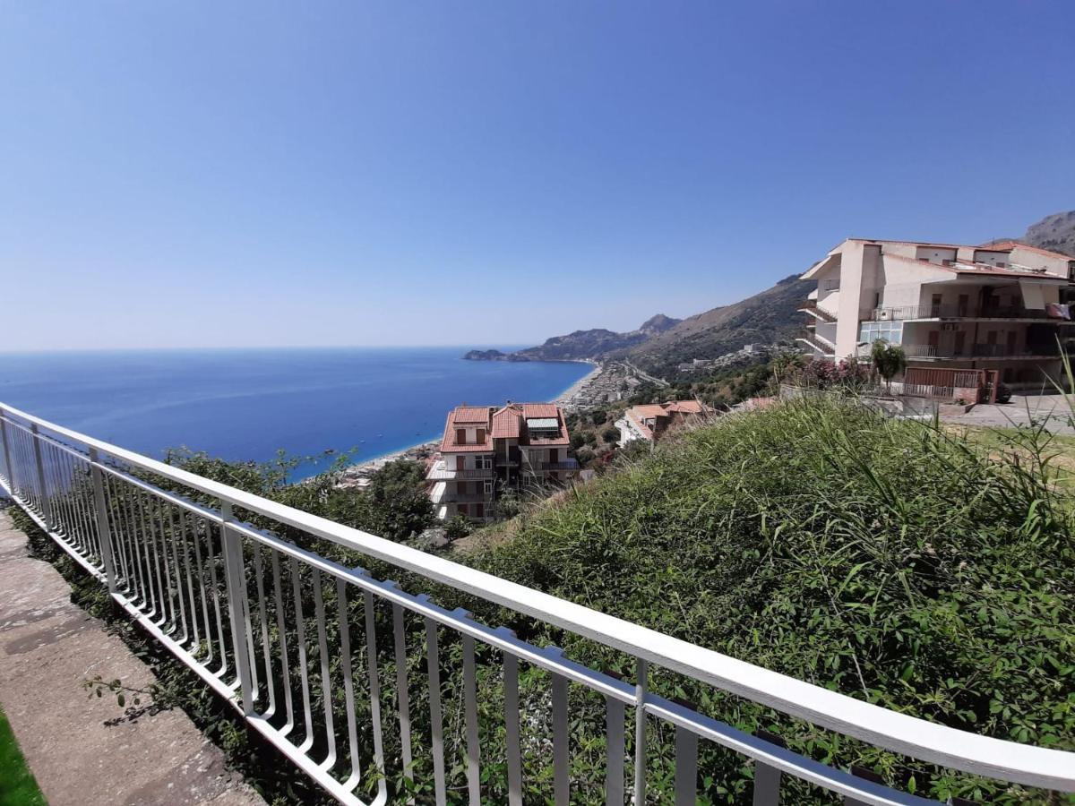 Nuova Casa Giulia Letojanni Exterior foto