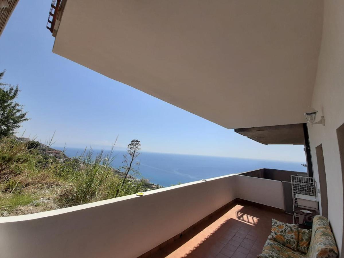 Nuova Casa Giulia Letojanni Exterior foto