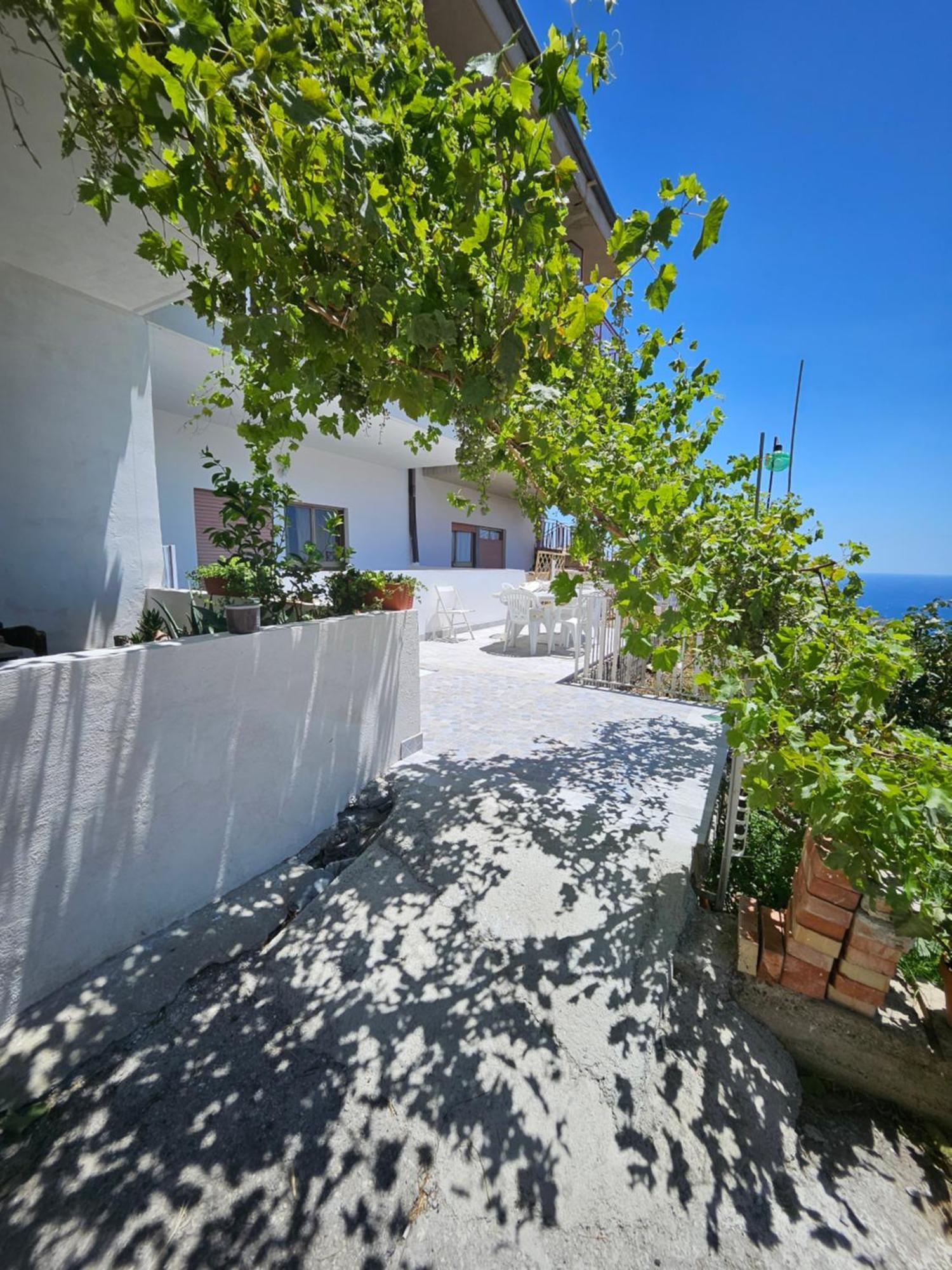 Nuova Casa Giulia Letojanni Exterior foto